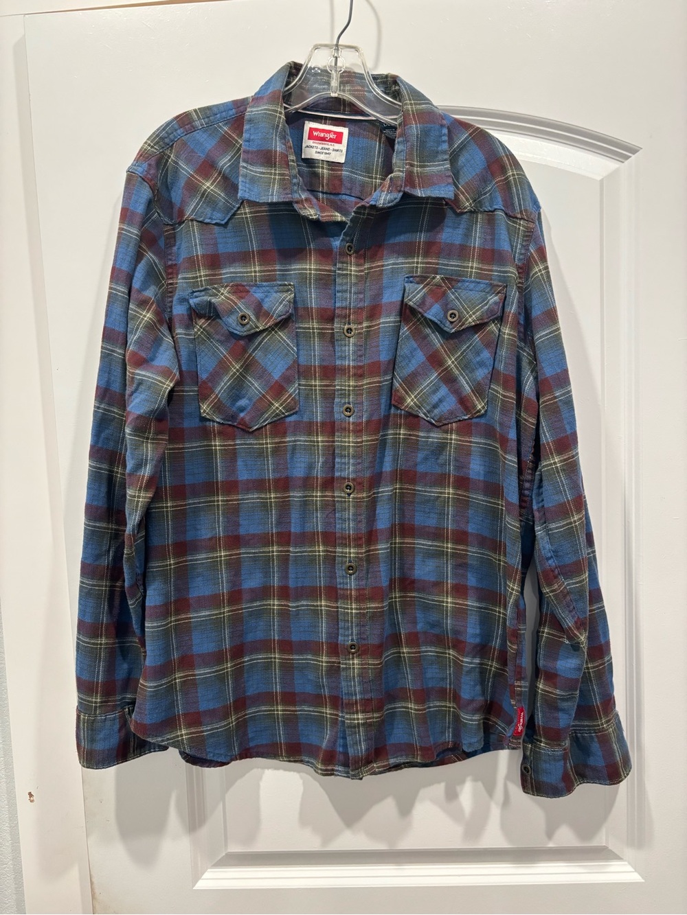 Wrangler Blue and Brown Plaid Button-Up Shirt